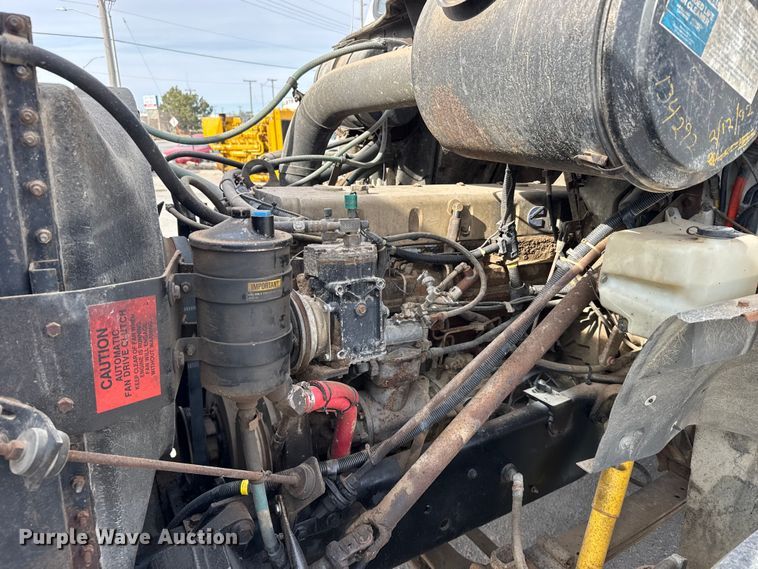 image for item FB0764 1998 International 8300 liquid fertilizer truck