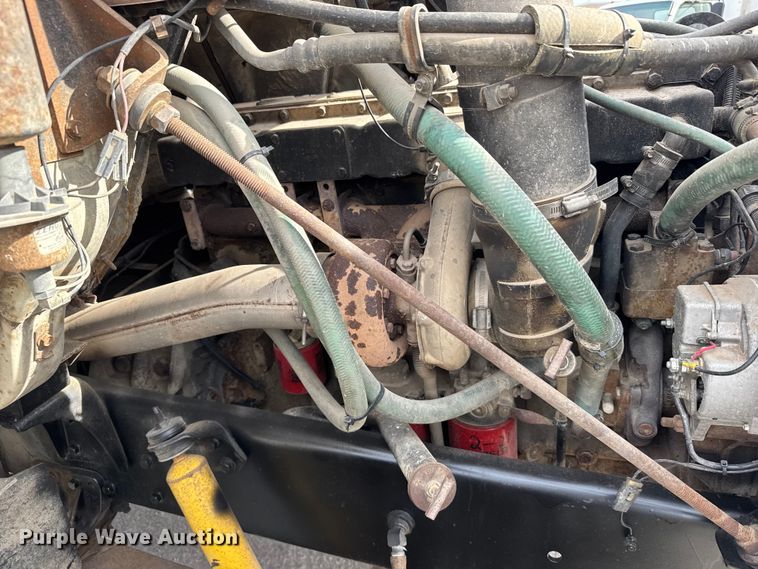 image for item FB0764 1998 International 8300 liquid fertilizer truck