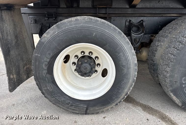 image for item FB0764 1998 International 8300 liquid fertilizer truck