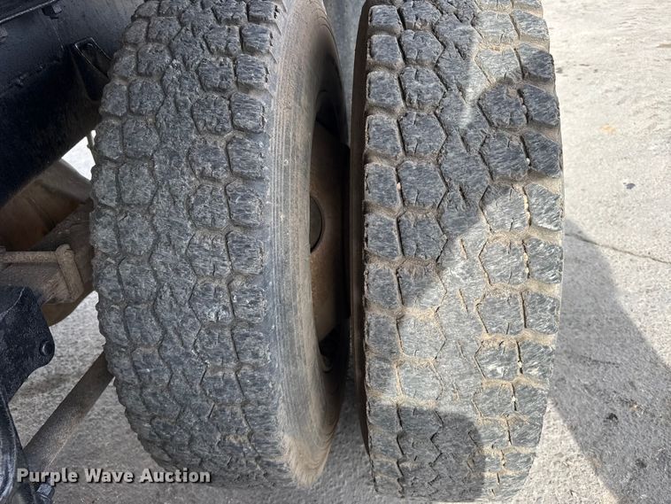 image for item FB0764 1998 International 8300 liquid fertilizer truck