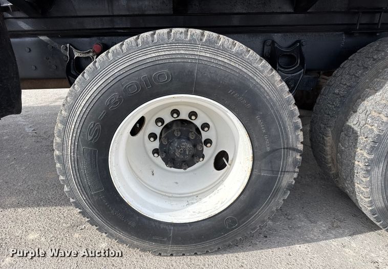 image for item FB0764 1998 International 8300 liquid fertilizer truck