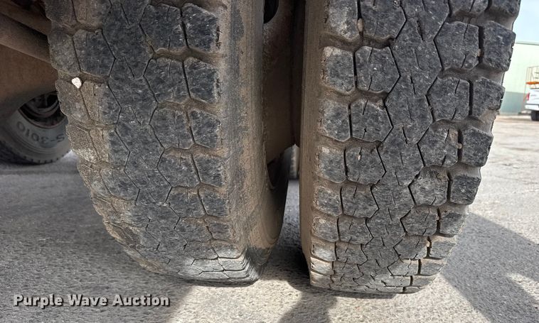 image for item FB0764 1998 International 8300 liquid fertilizer truck