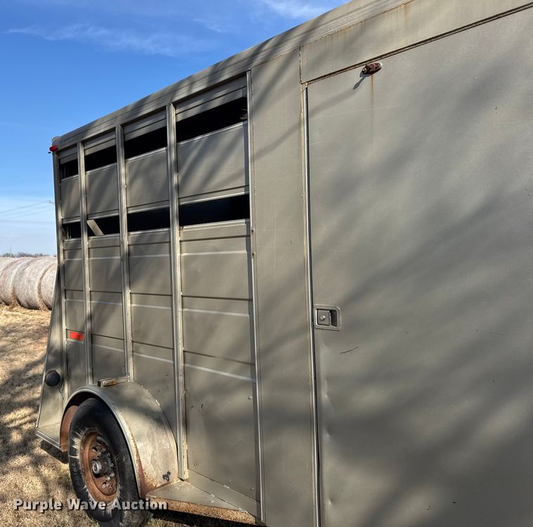 image for item FB0804 1999 Titan  livestock trailer