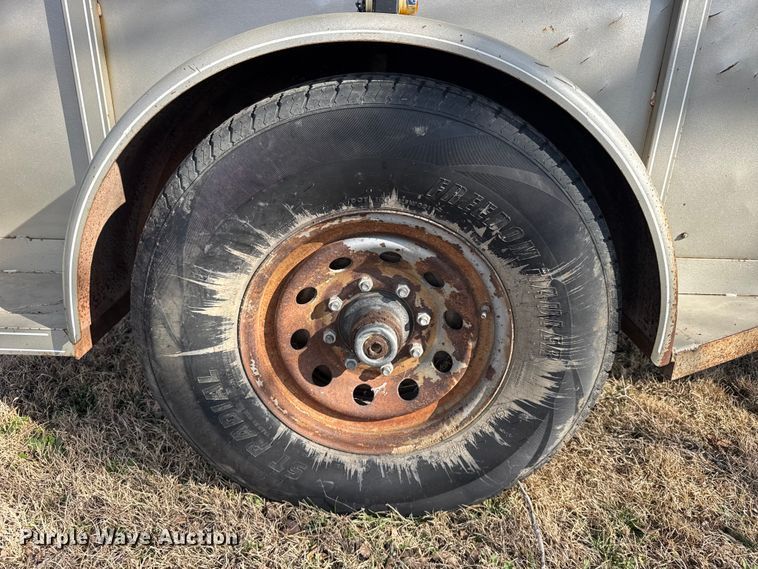 image for item FB0804 1999 Titan  livestock trailer