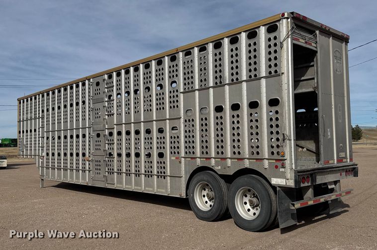 image for item FB0806 2006 Merritt livestock trailer