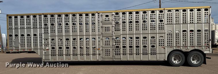 image for item FB0806 2006 Merritt livestock trailer