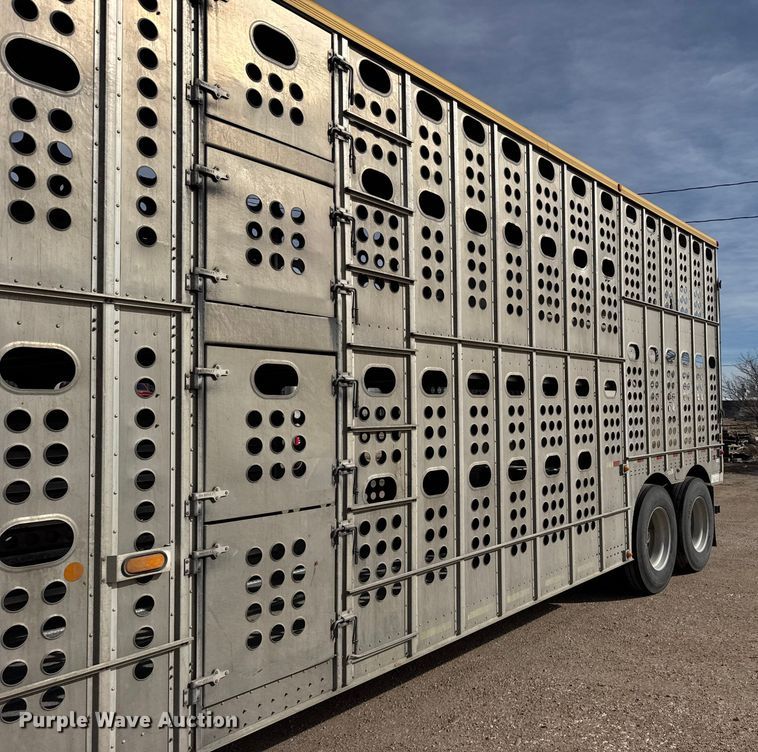 image for item FB0806 2006 Merritt livestock trailer