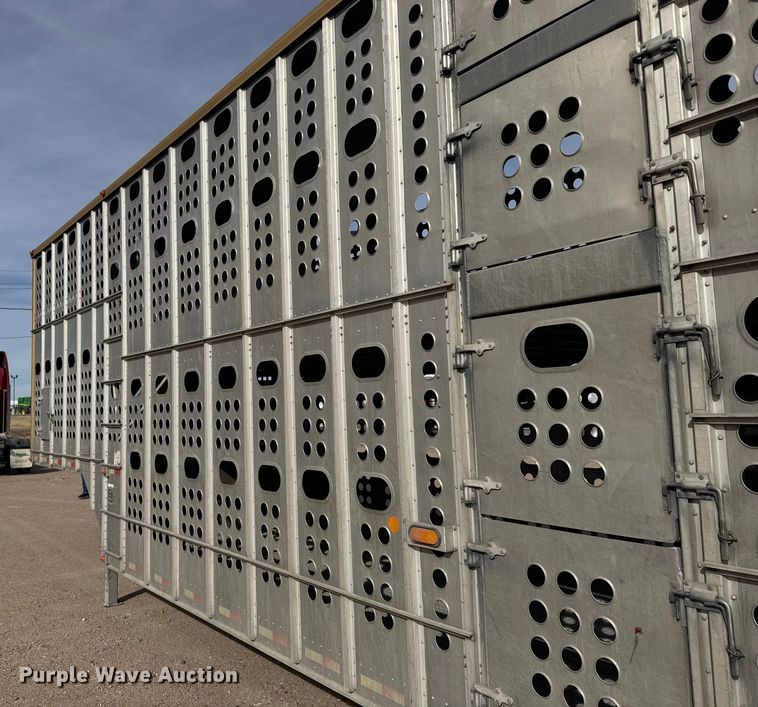 image for item FB0806 2006 Merritt livestock trailer