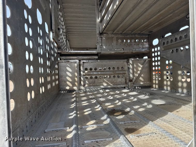 image for item FB0806 2006 Merritt livestock trailer