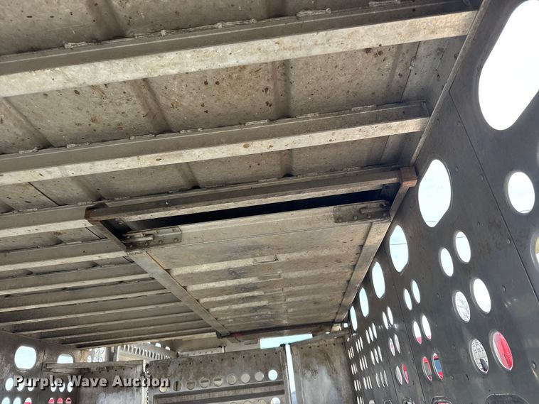 image for item FB0806 2006 Merritt livestock trailer