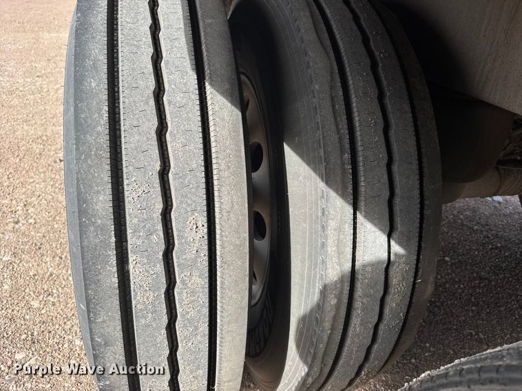 image for item FB0806 2006 Merritt livestock trailer