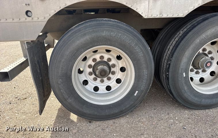 image for item FB0806 2006 Merritt livestock trailer