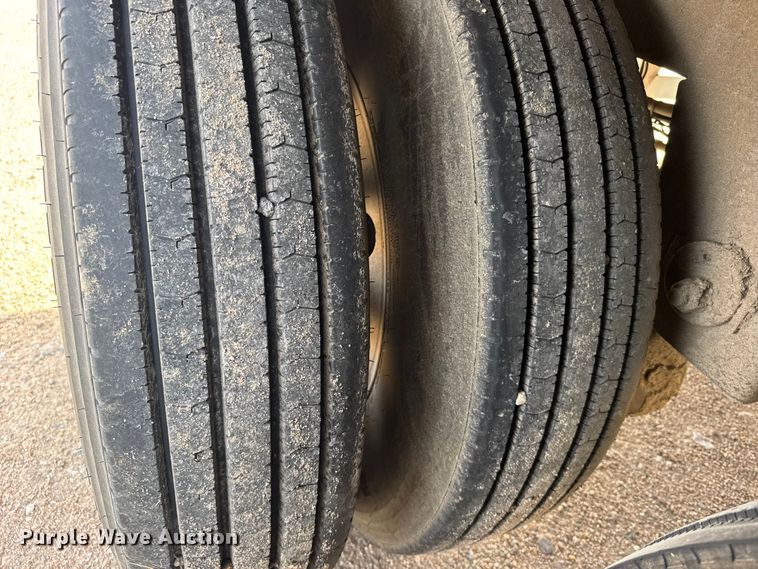 image for item FB0806 2006 Merritt livestock trailer