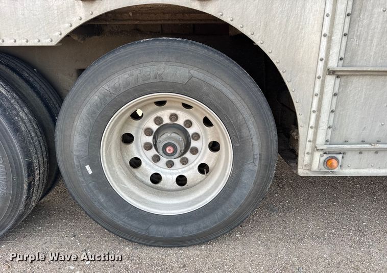 image for item FB0806 2006 Merritt livestock trailer