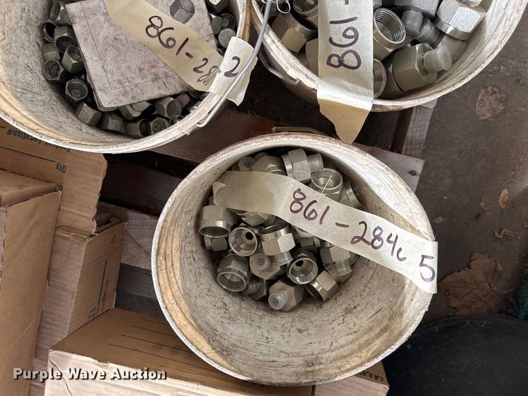 image for item FB0837 Hydraulic fittings