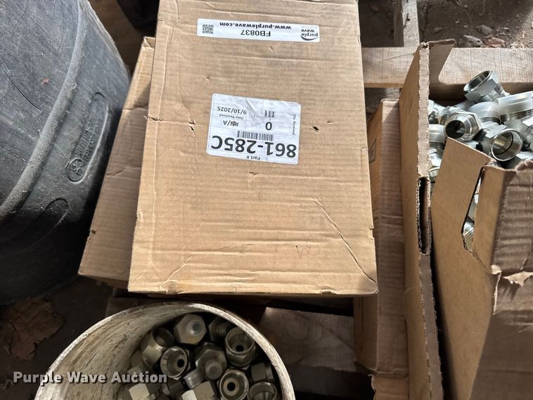 image for item FB0837 Hydraulic fittings