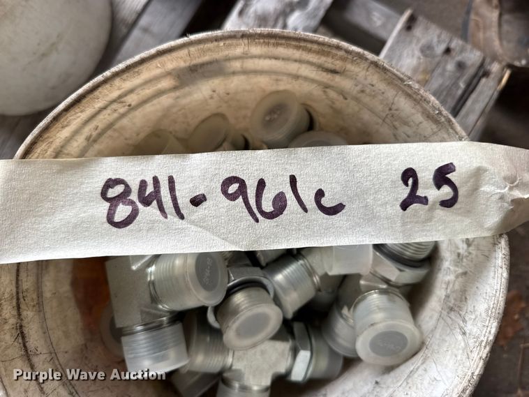 image for item FB0838 Hydraulic fittings