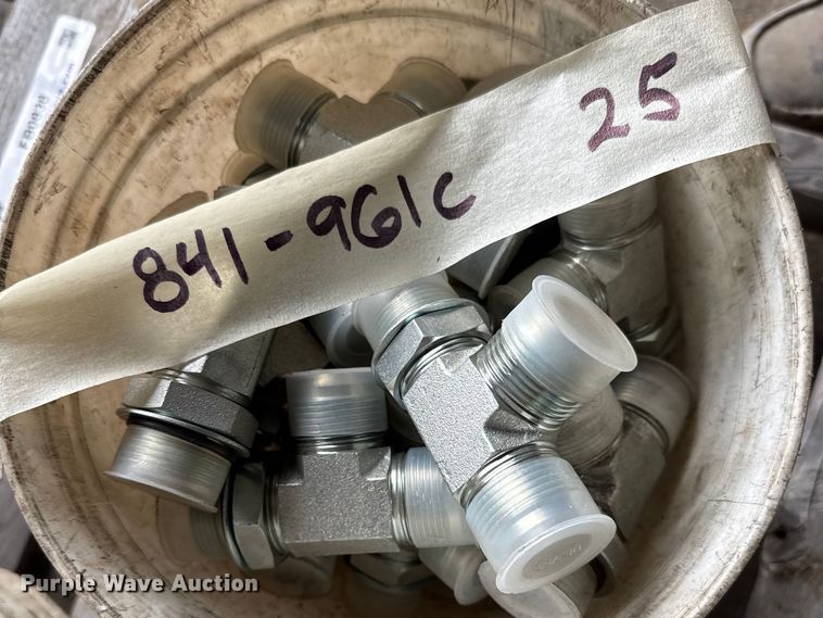 image for item FB0838 Hydraulic fittings