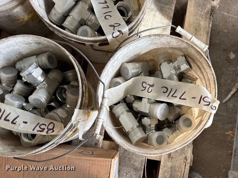 image for item FB0839 Hydraulic fittings