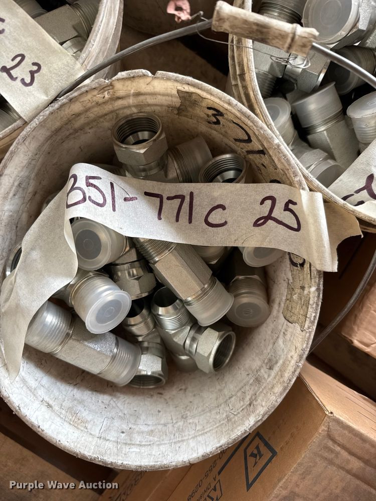 image for item FB0839 Hydraulic fittings