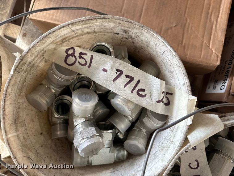 image for item FB0839 Hydraulic fittings