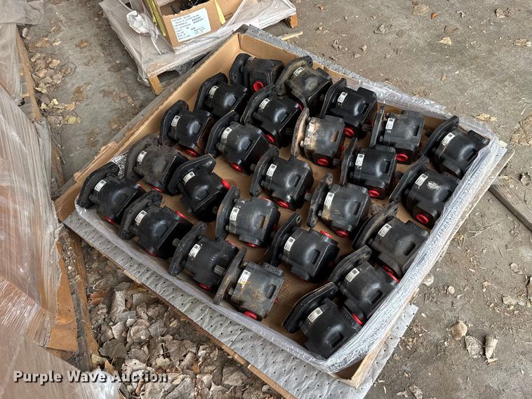 image for item FB0841 Hydraulic motors and hoses