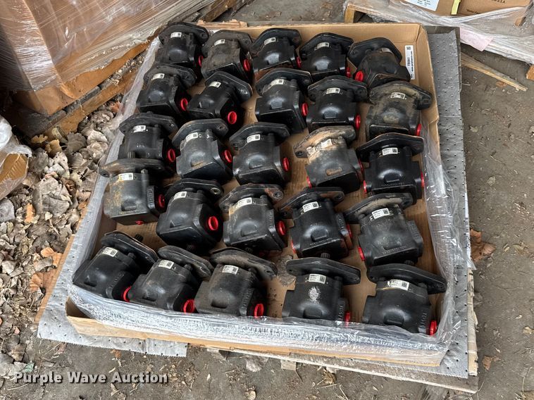 image for item FB0841 Hydraulic motors and hoses