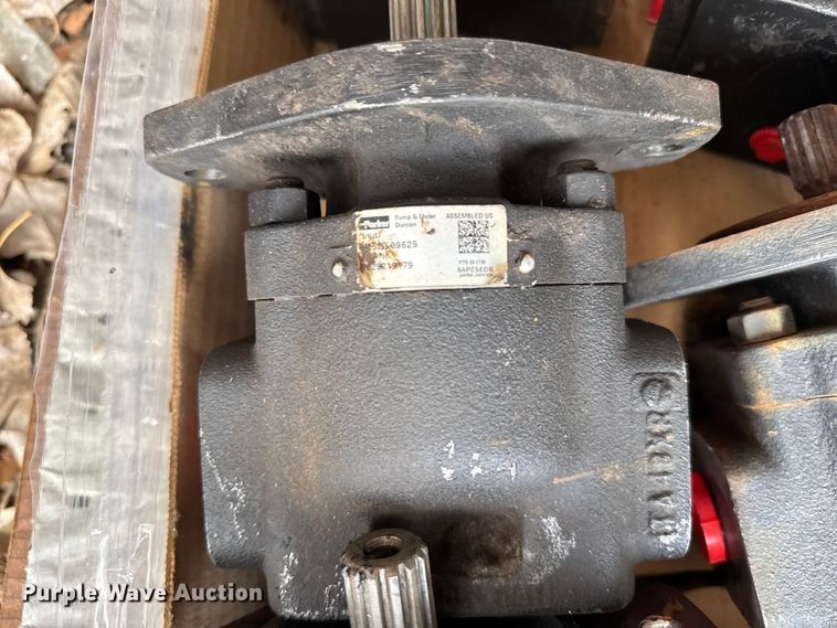 image for item FB0841 Hydraulic motors and hoses