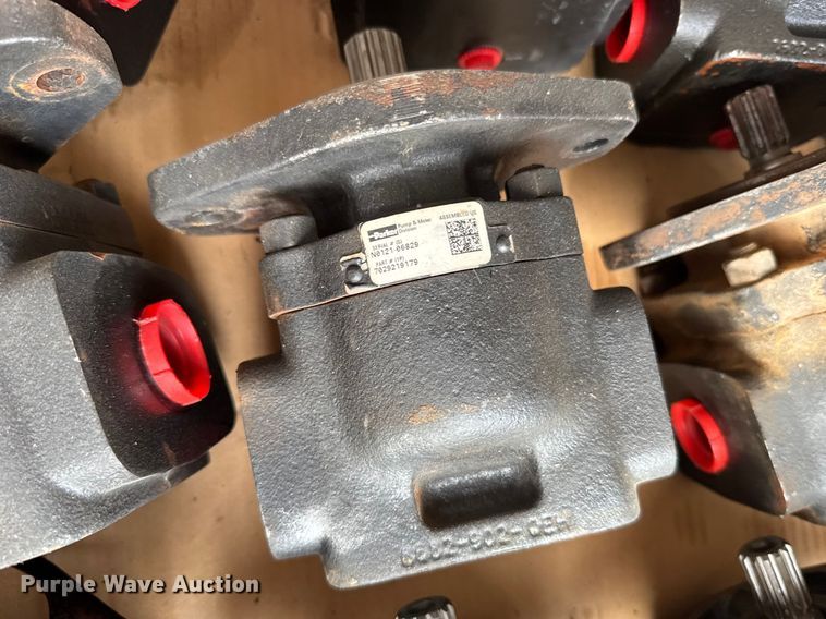 image for item FB0841 Hydraulic motors and hoses