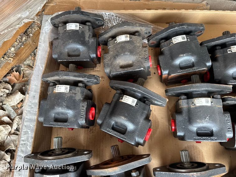 image for item FB0841 Hydraulic motors and hoses