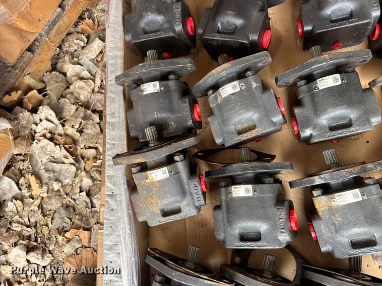 image for item FB0841 Hydraulic motors and hoses