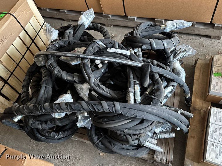 image for item FB0841 Hydraulic motors and hoses