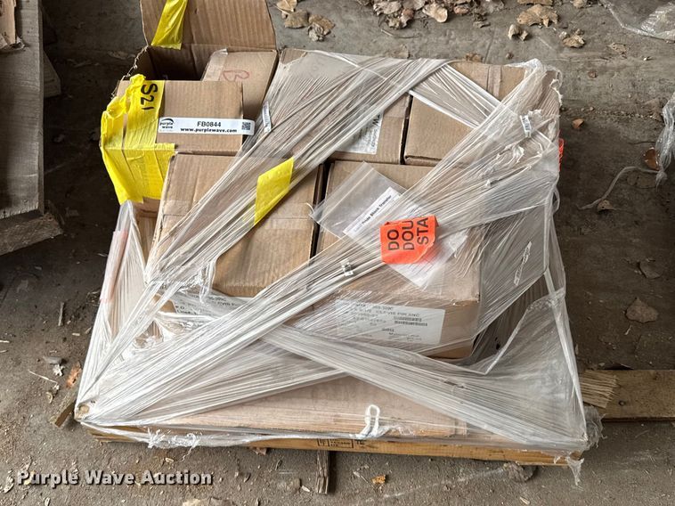 image for item FB0844 Approximately (850) clevis pins