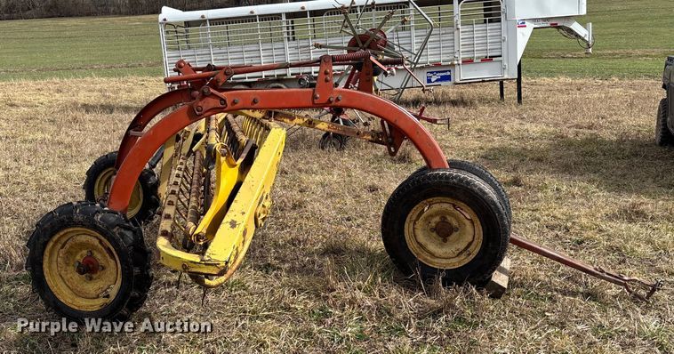 image for item FB3031 New Holland 256 hay rake