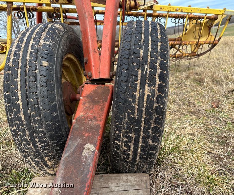 image for item FB3031 New Holland 256 hay rake