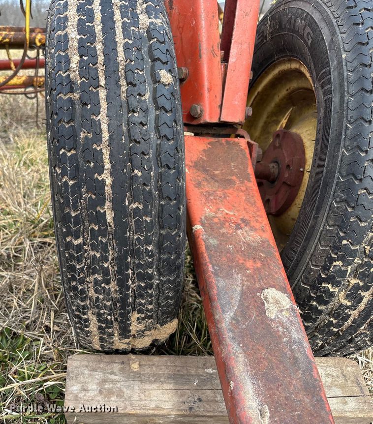 image for item FB3031 New Holland 256 hay rake