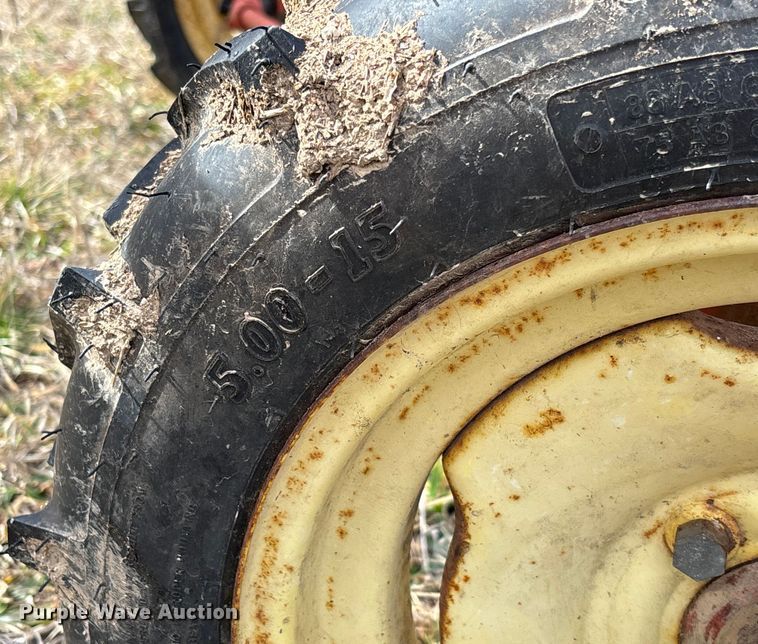 image for item FB3031 New Holland 256 hay rake
