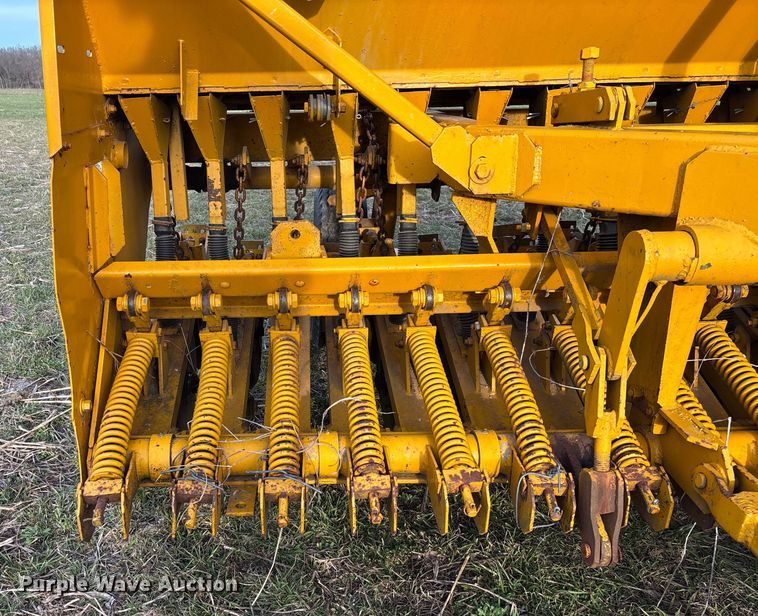 image for item FB3035 Haybuster 1206-3 no-till grain drill