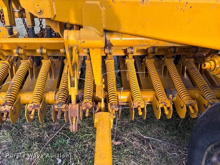 image for item FB3035 Haybuster 1206-3 no-till grain drill