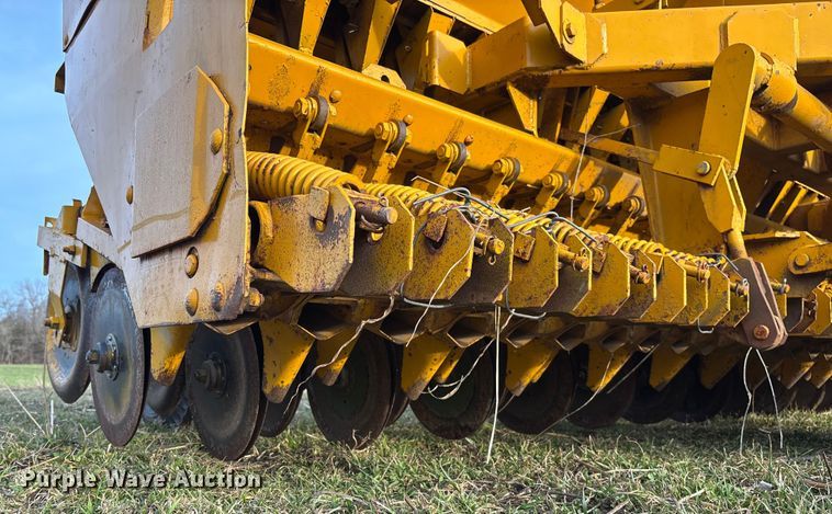 image for item FB3035 Haybuster 1206-3 no-till grain drill