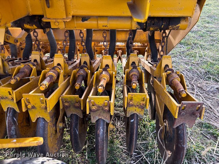 image for item FB3035 Haybuster 1206-3 no-till grain drill
