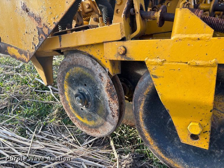 image for item FB3035 Haybuster 1206-3 no-till grain drill