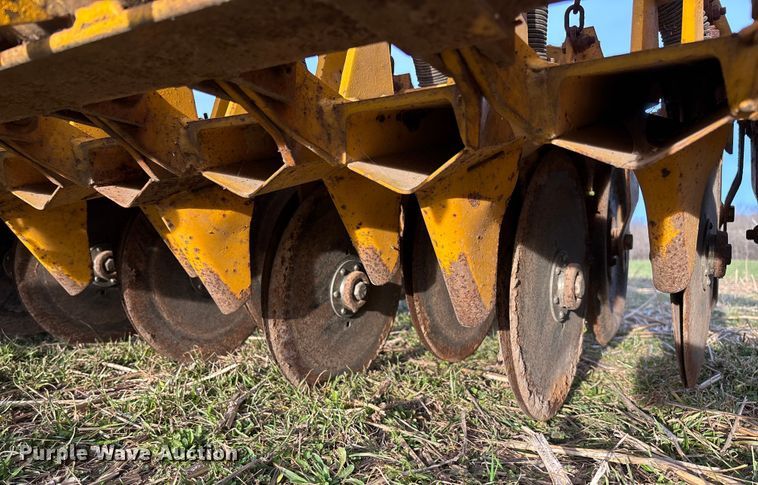 image for item FB3035 Haybuster 1206-3 no-till grain drill