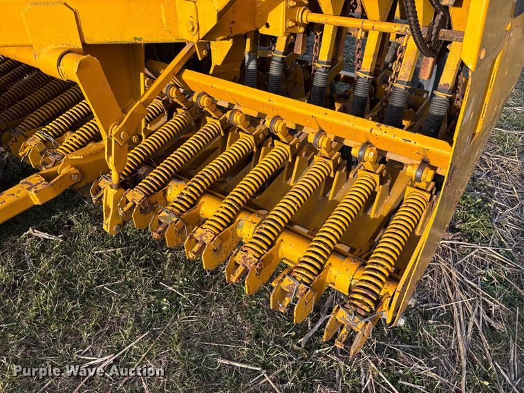 image for item FB3035 Haybuster 1206-3 no-till grain drill