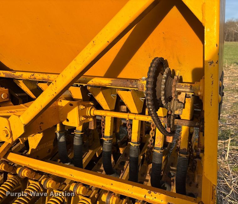 image for item FB3035 Haybuster 1206-3 no-till grain drill