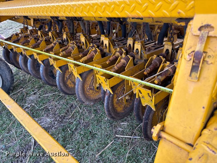 image for item FB3035 Haybuster 1206-3 no-till grain drill