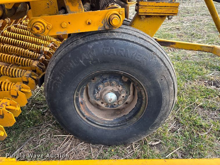 image for item FB3035 Haybuster 1206-3 no-till grain drill