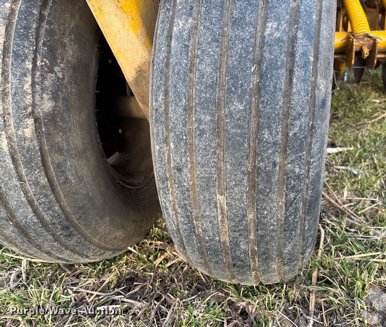 image for item FB3035 Haybuster 1206-3 no-till grain drill