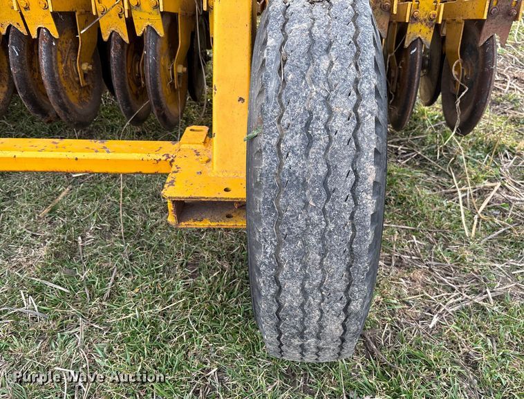 image for item FB3035 Haybuster 1206-3 no-till grain drill