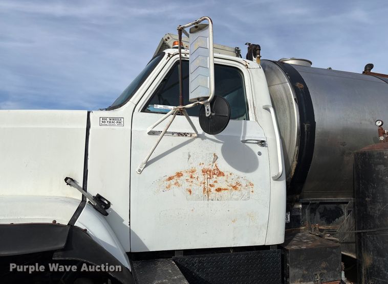 image for item FB3037 1982 GMC Big Wheels liquid manure spreader